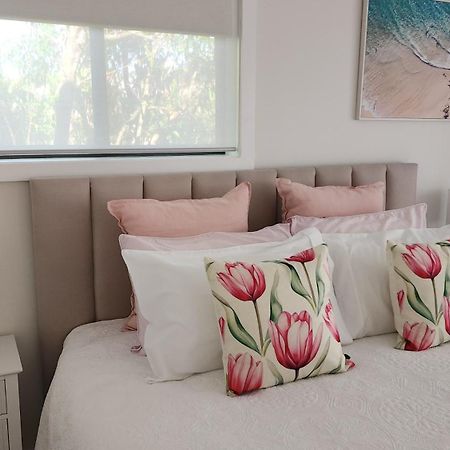 Hotel Little Lux At The Grove Sydney Exterior foto